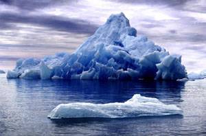 Odborníci z celého světa už několikátý den netrpělivě očekávají kolizi dvou obřích ledovců poblíž Antarktidy.