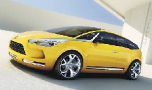 Na blížícím se frankfurtském autosalonu představí automobilka Citroën svou nejnovější vizi vozu na dlouhé cesty, koncept C-SportLounge.