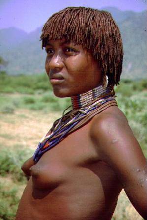 Homo sapiens který přišel z Afriky do Evropy změnil barvu pokožky díky záměně jediného písmene genetického kódu.