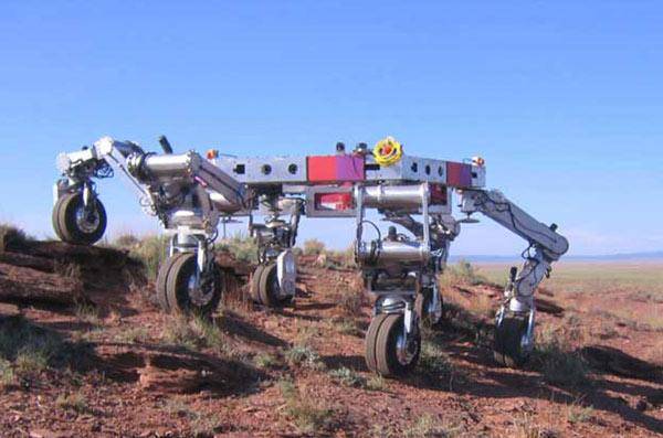 NASA vyvíjí obřího robota, který by měl převážet budoucí obyvatelnou základnu na Měsíci.