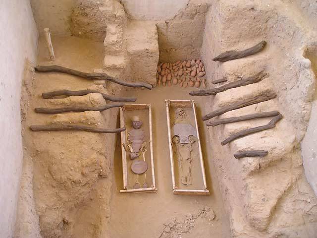 Nedaleko Nazcy došlo k dalšímu velkému objevu: V Peru nalezeno nejstarší „město“ celé Jižní Ameriky: Spojení sil peruánských a německých archeologů přineslo sladké ovoce. Nedaleko města Nazca v jižním Peru došlo k objevu 19 hrobů z archaického období kolo roku 3500 před n. l.
