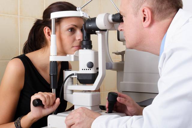 Jedním z  odvětví alternativní medicíny je iridologie (irisdiagnostika). Zabývá se diagnózou zdravotního stavu člověka podle duhovky (iris) jeho oka. 
