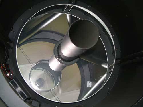 Astronomické optické dalekohledy patří mezi jedny z nejsložitějších zařízení. Největší dalekohled v ČR, o průměru zrcadla 2 metry, je umístěn v Astronomickém  ústavu AV ČR v Ondřejově u Prahy. Časopis 21. STOLETÍ přináší přehled deseti největších optických astronomických dalekohledů světa.