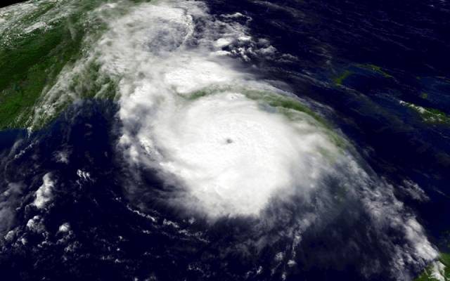 Ve Spojených státech amerických je nyní v plném proudu sezóna hurikánů. Ničivé bouře prý mohou vyvolat i slabá zemětřesení.