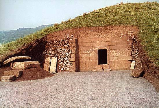 Bulharští archeologové objevili na jihovýchodě země hrob naplněný bohatstvím. Údajně patřil mladému tráckému králi, který v této oblasti vládl před 2400 lety.