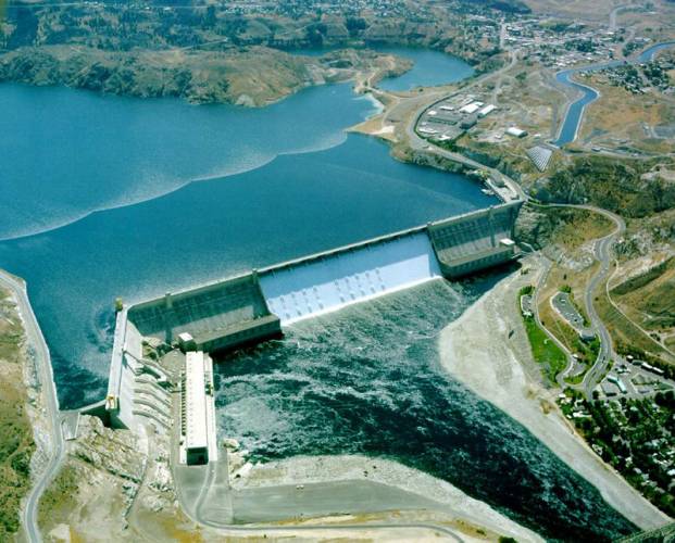 Kde voda omílá „Zpívající kámen“? Lipno I, Kamýk, Orlík, Slapy nebo Štěchovice. To jsou jen některé přehrady, které tvoří pověstnou Vltavskou kaskádu. Dohromady mají její elektrárny výkon kolem 750 MW.
