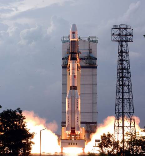 Ke konci tohoto desetiletí se k našemu nejbližšímu průvodci vypraví hned celá flotila kosmických sond. Mezi státy, které hodlají k Měsíci vyslat svého automatického průzkumníka, patří i Indie.