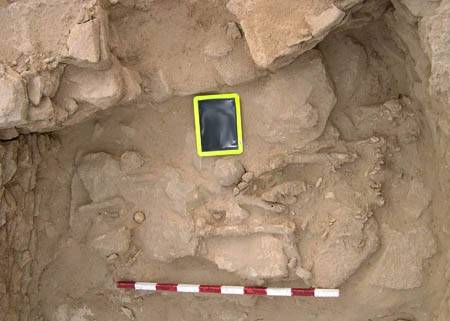 Unikátní objev se v minulém týdnu povedl rakouským archeologům. Poblíž města Krems na severu země nalezli ostatky dvou novorozeňat staré 27 tisíc let.
