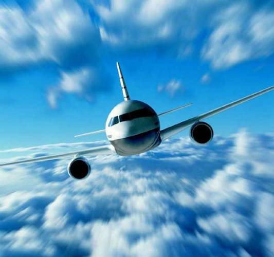 Prázdniny a dovolené nabízejí spoustu možností nějakým způsobem létat vzduchem. Slouží k tomu LETADLA, což je odborné označení pro všechna zařízení schopná létání, tedy nikoli jen pro dopravní letouny.