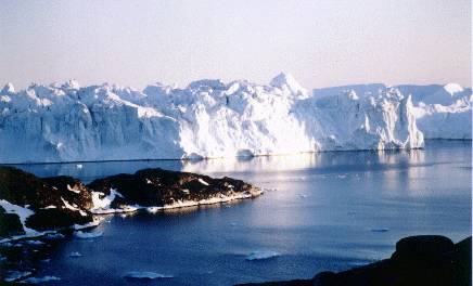 Ze satelitních snímků je jasně patrné, že pro grónské ledy je Atlantik stále větším lákadlem.