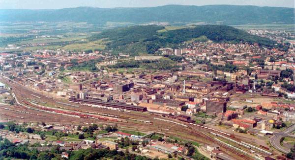 S nástupem industriálního věku se krajina začala radikálním způsobem proměňovat. Začaly se stavět továrny, infrastruktura i nové obytné čtvrti. Krajina v Čechách nebyla výjimkou. 