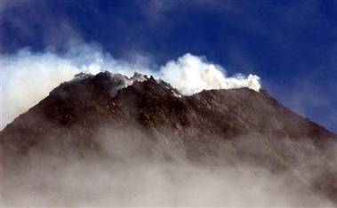 K výbuchu může dojít každým dnem, Merapi je plná magmatu.