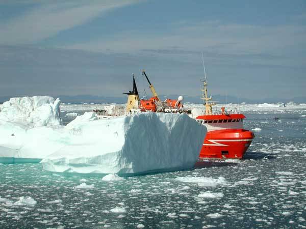 Grónské ledovce nabírají na rychlosti Led mizí alarmujícím tempemRychlost, s jakou se z ledovců odlamují kry, jež končí ve vodách Atlantského oceánu, se za posledních pět let téměř zdvojnásobila.