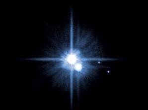 Dvě obežnice Pluta, které byly objeveny loni, se dočkaly svého pojmenování. V matrice sluneční soustavy tak nalezneme jména Hydra a Nix.