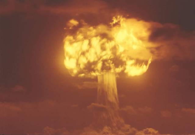 V těchto dnech si celý svět připomíná zatím naštěstí jediné dva případy, kdy jaderná bomba našla své uplatnění ve válečném konfliktu.