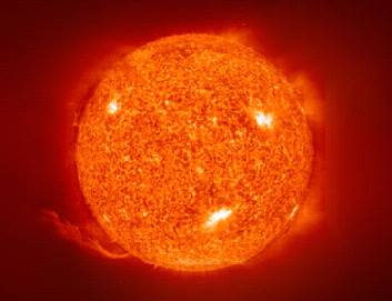 O hvězdě, která je naší planetě nejblíže, tedy o Slunci, víme sice mnohé, ale mezery stále ještě přetrvávají.