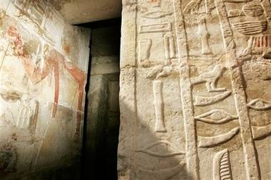Egyptští vykradači hrobů přivedli archeology k vzácnému nálezu.