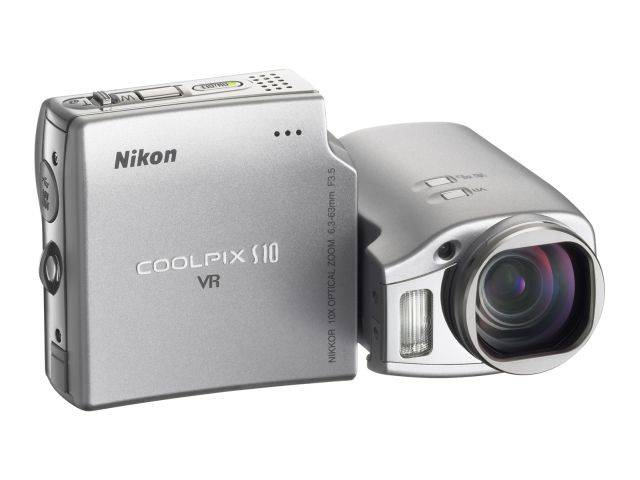 Jeden z nejznámějších výrobců foto techniky - Nikon - připravil pro předvánoční trh opravdu zajímavý fotoaparát COOLPIX S10. Tento má výkonný objektiv, který disponuje 10x zoomem a díky stylovému sklopnému designu je možné pořídit snímky z libovolného úhlu. 