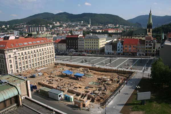 Nejrozsáhlejší archeologický výzkum v dějinách města Ústí nad Labem, prováděný nejmodernějšími dostupnými metodami, přinesl množství překvapivých objevů. A čekají se další!