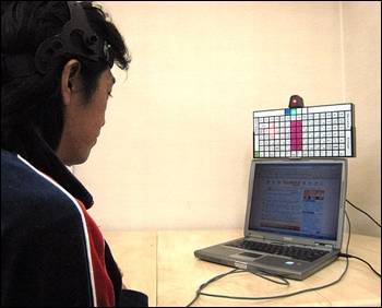 Japonští technologové vyvinuli klávesnici, na které lze psát i bez pomoci rukou.