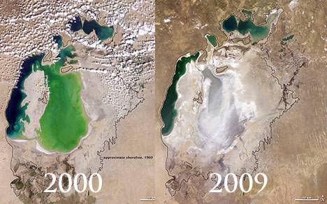 Ještě před 50 lety bylo Aralské jezero, zvané též Aralské moře čtvrtou největší vnitrozemskou zásobárnou vody. Díky nešetrným manipulacím s jeho přítoky však začalo vysychat a tento proces stále pokračuje. Vědci nedávno spočítali, že toto jezero za sebou zanechalo už 40 000 čtverečních kilometrů slané pouště.