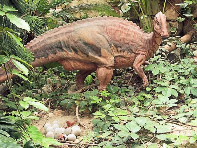 Přežili někteří dinosauři své vyhynutí?