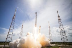 COVID-19 zarazil plánovaný start rakety SpaceX