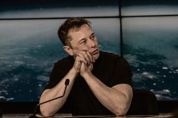 Muskova křišťálová koule: Podle majitele SpaceX přistaneme na Marsu v roce 2029