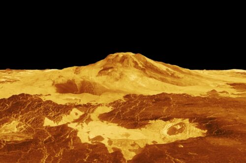 Někteří astronomové navrhují, aby lidé dříve než na Mars letěli k Venuši