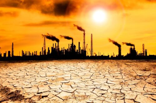 Do fosilních paliv proudí více peněz než do klimatických opatření, varují vědci ve zprávě IPCC