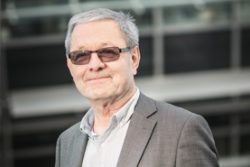 Profesor Hobza se stal laureátem Schrödingerovy medaile