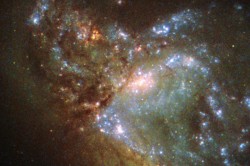 Hubble zachytil splývající galaxie