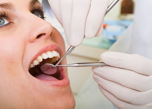 Zub vypěstovaný z moči
