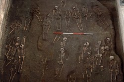 Středověký hřbitov nalezen pod Univerzitou v Cambridgi