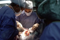 Čeští lékaři otestovali novou metodu operace prsu