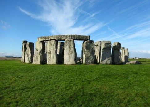 Co se skrývá v podzemí Stonehenge?